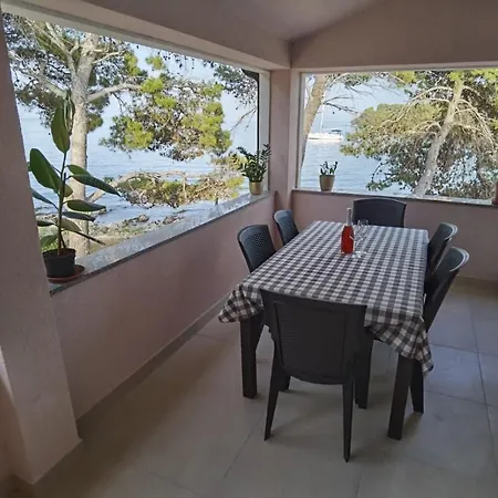 Apartment By The Sea - 19580 *