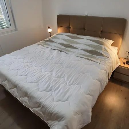 By The Sea - 19580 公寓 *